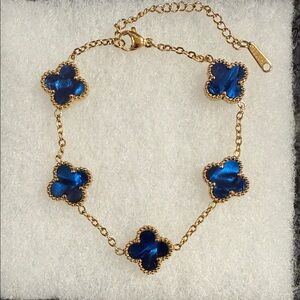 Elegant Gold and Royal Blue Clover Stainless Steel Fashion Bracelet